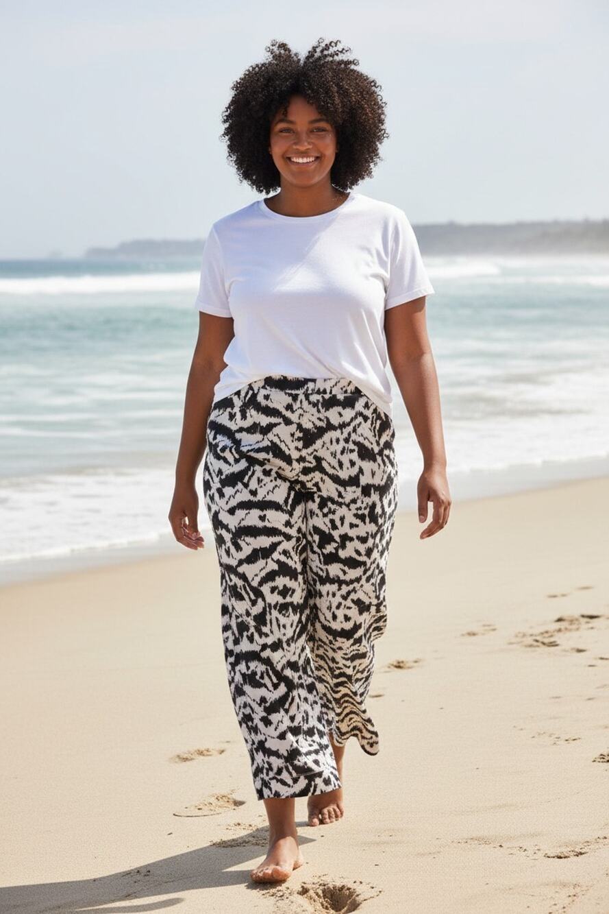 NEW Old Navy Pants Womens 3X Black White Animal Print Crop Wide Leg Relaxed